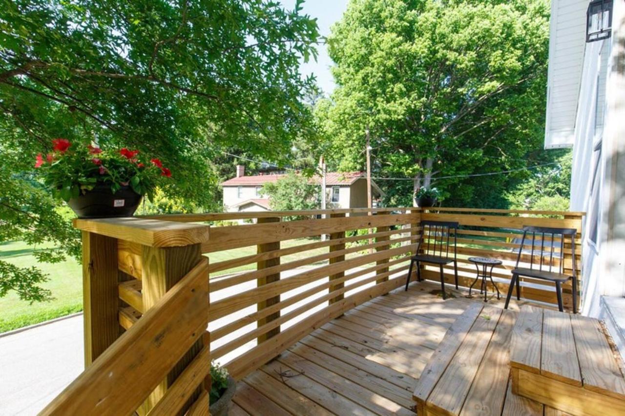 Park Carriage House Rest & Explore With Hollyhock Hébergement de vacances *